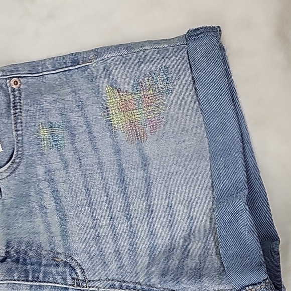 Cat & Jack Adjustable Waist Jean Shorts with patches Size 10/12 - Picture 3 of 9